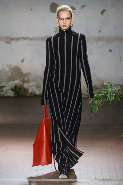 Look 35